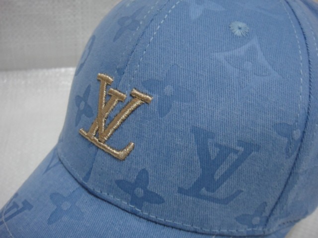  Бейсболка LY