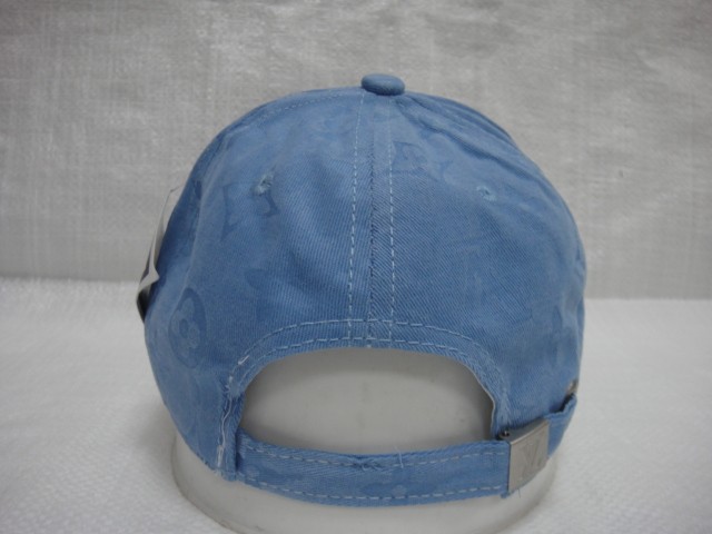  Бейсболка LY