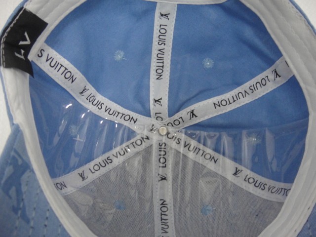  Бейсболка LY