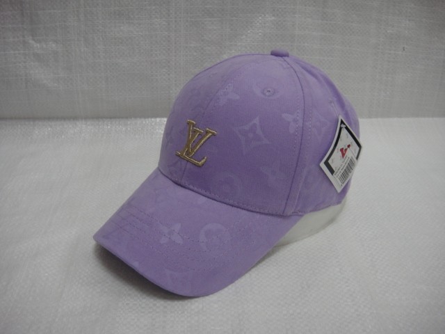  Бейсболка LY