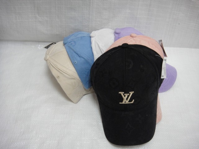  Бейсболка LY