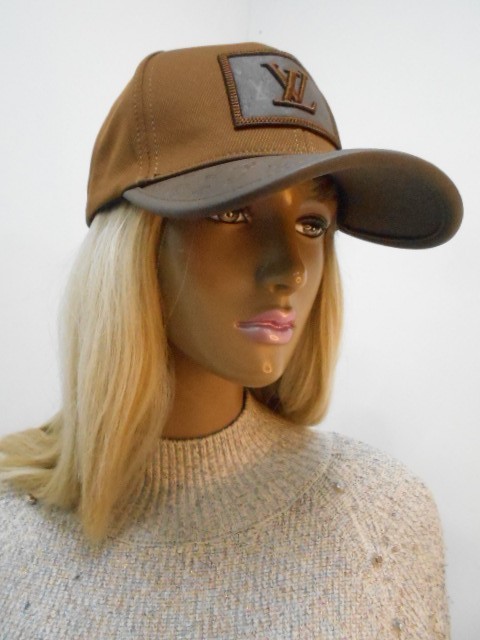  Бейсболка LY