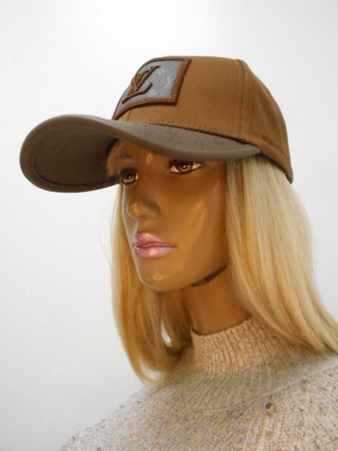  Бейсболка LY