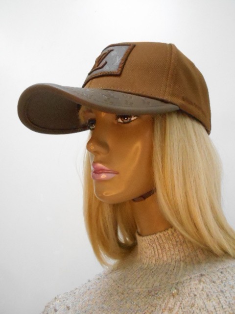  Бейсболка LY