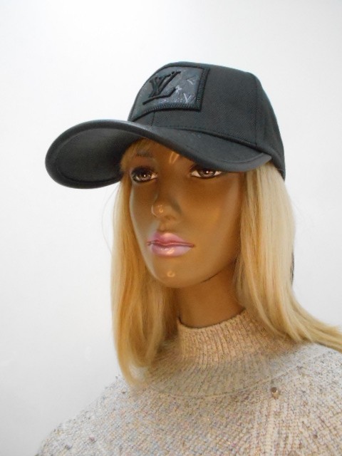  Бейсболка LY