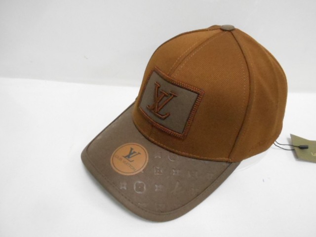  Бейсболка LY