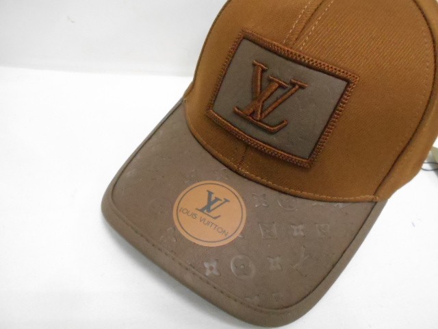  Бейсболка LY