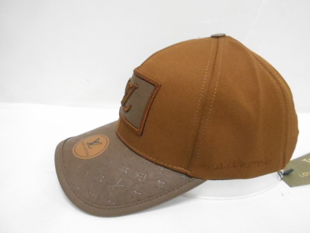  Бейсболка LY