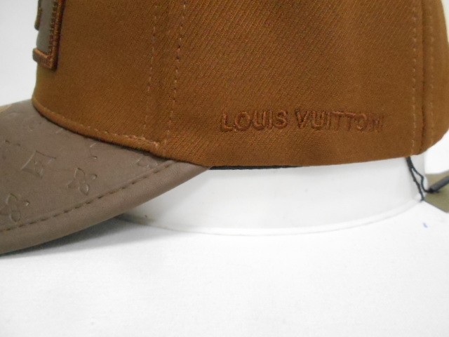  Бейсболка LY