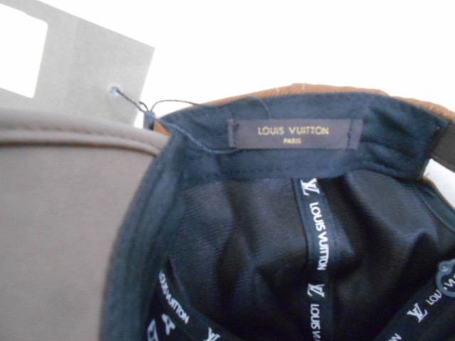  Бейсболка LY