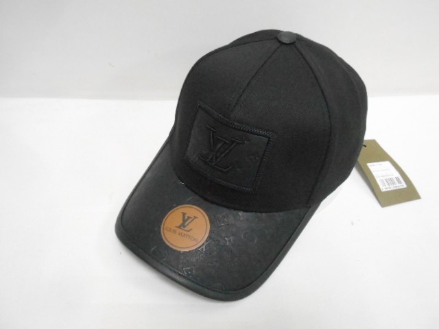  Бейсболка LY