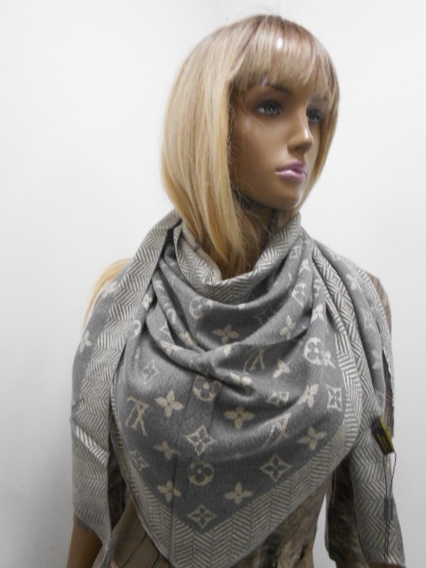  LV косынка