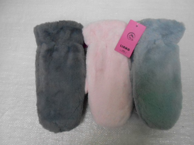  варежки жен. мех