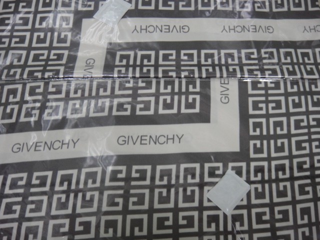 Живанши платок 