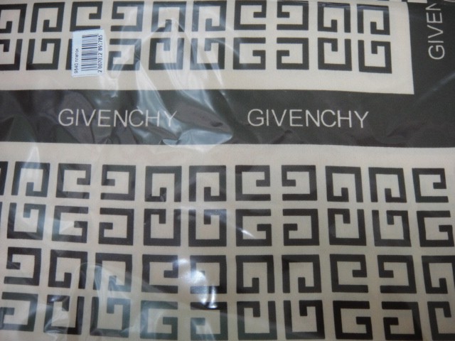 Живанши платок 