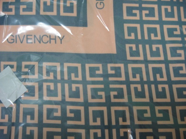 Живанши платок 