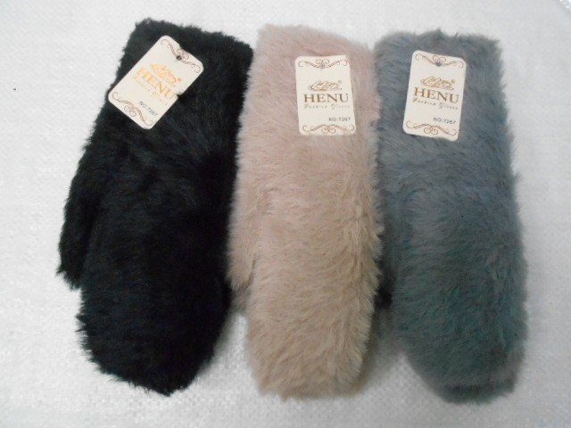  варежки жен. пух норки