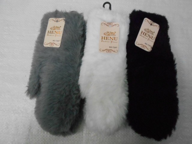  варежки жен. пух норки