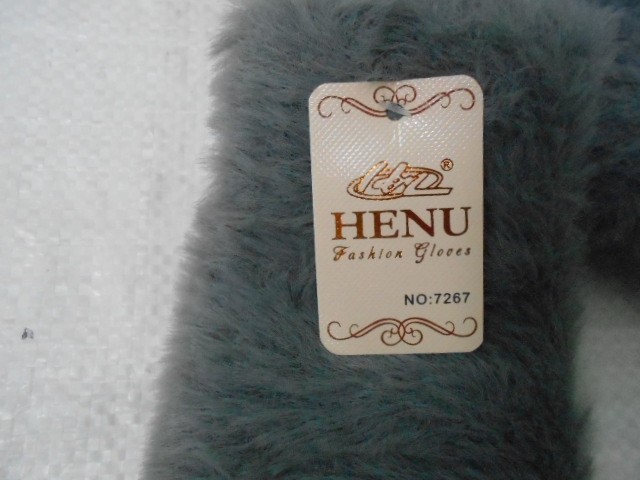  варежки жен. пух норки