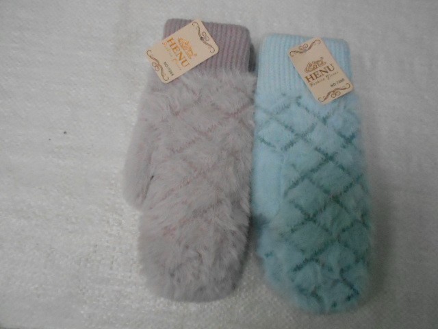  варежки жен. пух норки