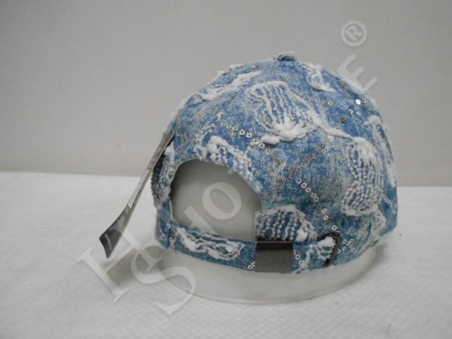 Бейсболка с пайетки