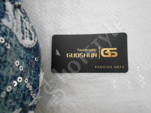  Бейсболка с пайетки