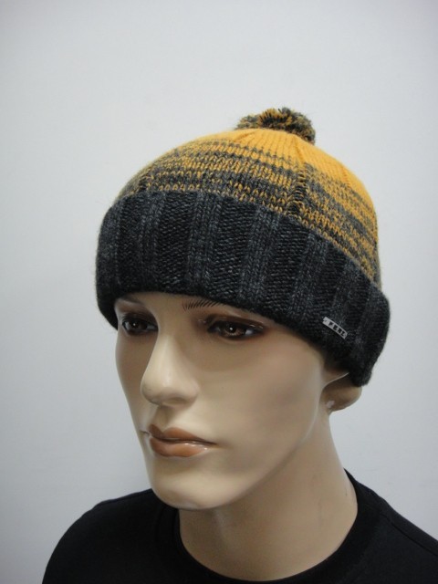   Элвис шапка помпон