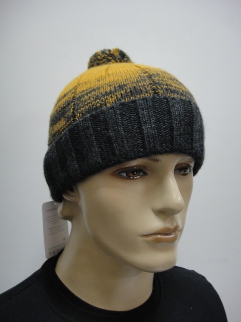   Элвис шапка помпон