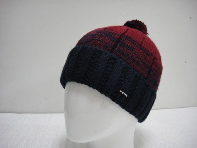   Элвис шапка помпон