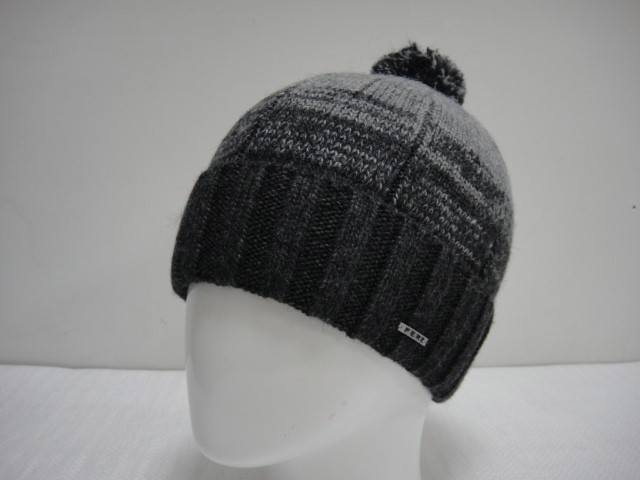   Элвис шапка помпон