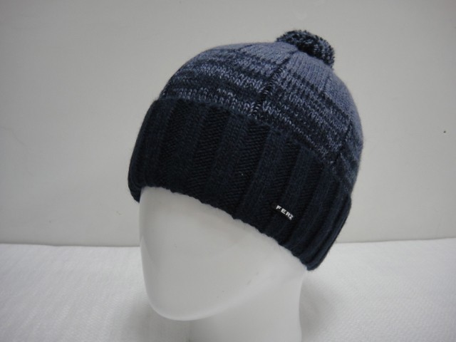   Элвис шапка помпон