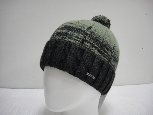   Элвис шапка помпон