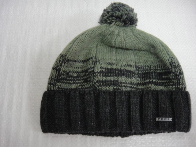   Элвис шапка помпон