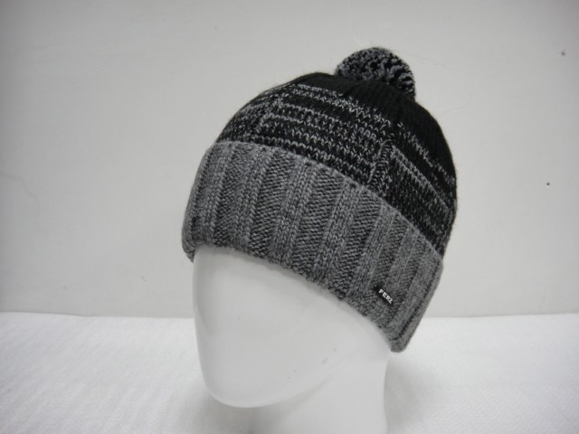   Элвис шапка помпон