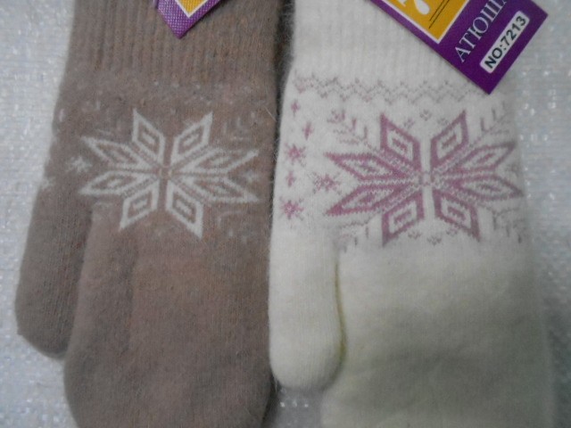  варежки жен. снежинки