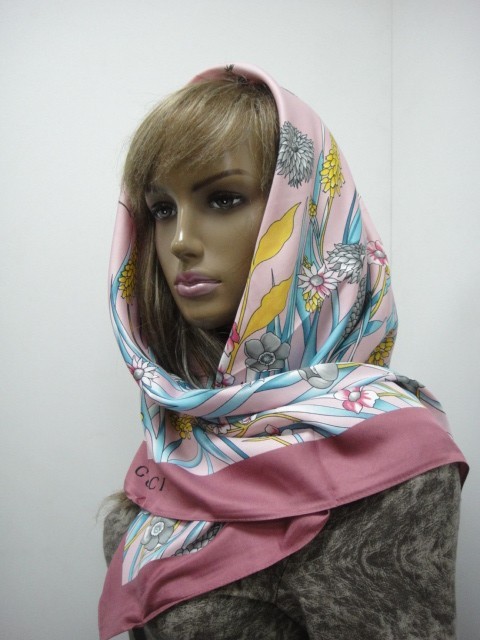 Гучи платок