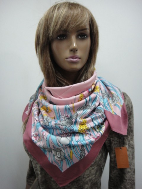 Гучи платок