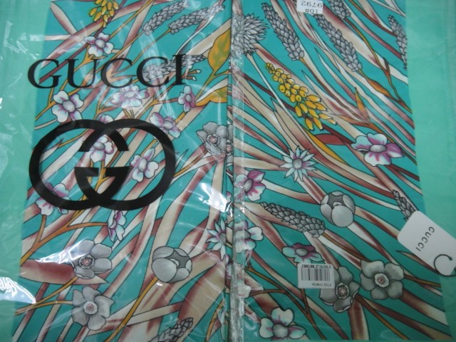 Гучи платок