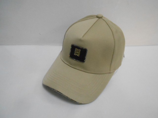  Бейсболка Живанши