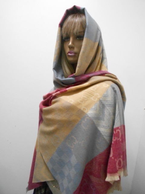  Гучи палантин