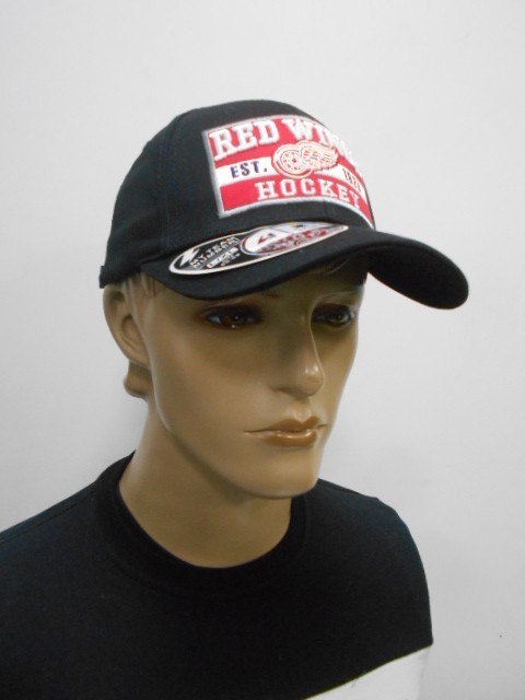  Бейсболка RED WINGS